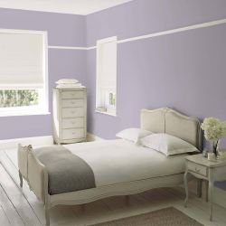 pintar paredes en morado iris pálido con estilo