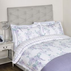 ropa de cama estampada con flores lilas de diseño