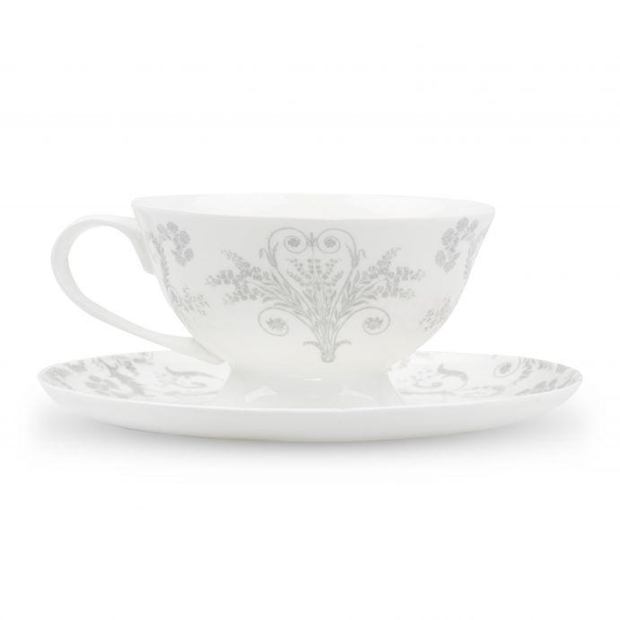 taza y plato para té en porcelana estampada en diseño clásico gris