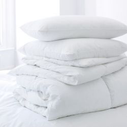 2 almohadas Hailsham de fibra con protector